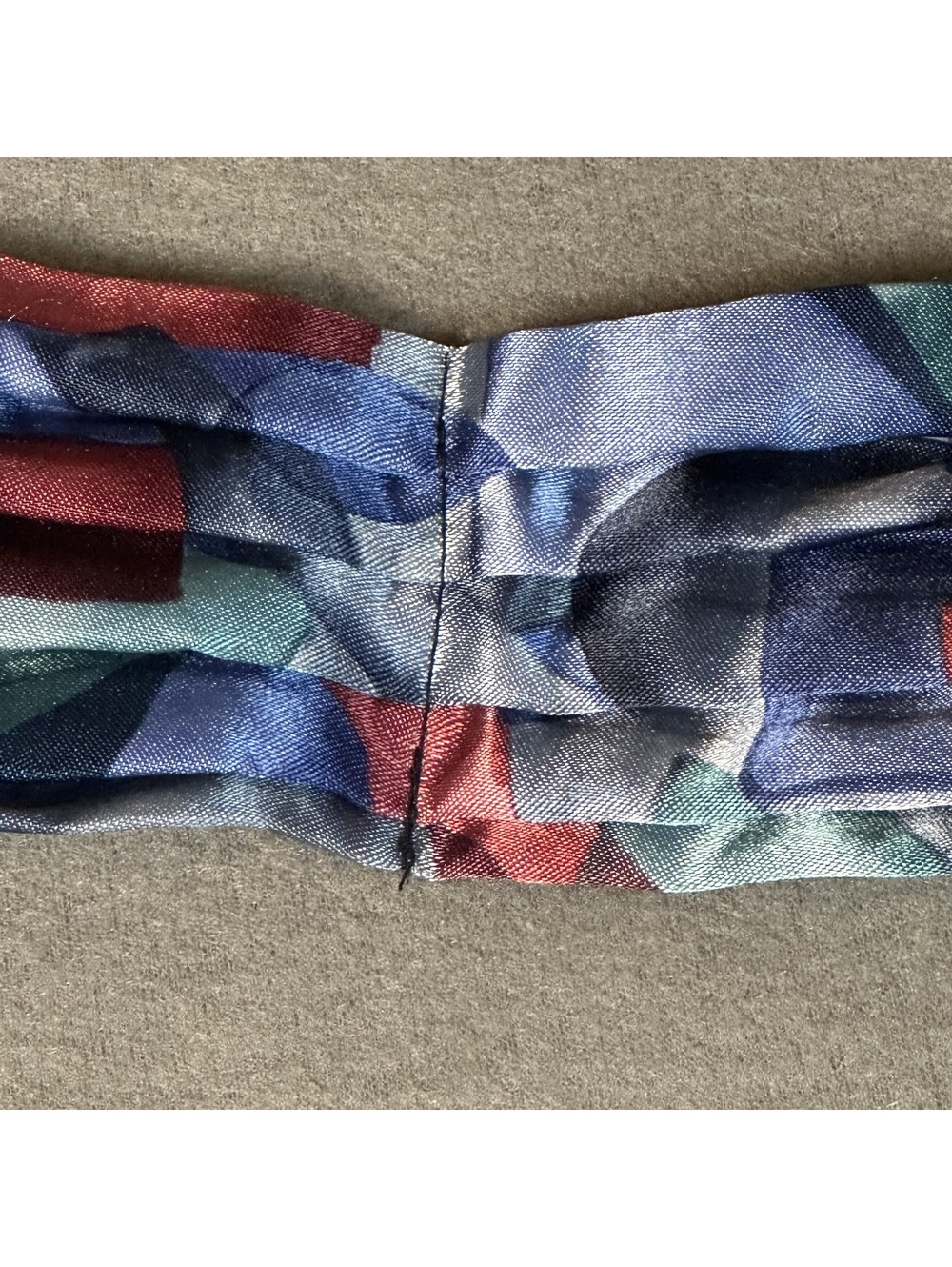 Abstract Patterned Cravat/Ascot Scarf - Picture 6 of 8